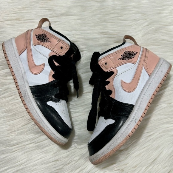 Nike Jordan 1‎ Mid in Arctic Orange Black Toe Kids 11C - Picture 1 of 8